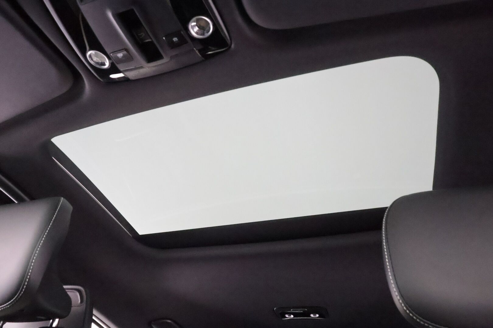KIA EV6 2022 GT-Line AWD 77 kWh 325 hv - | ACC | ILP | HUD | 360° | Meridian | Kattoluukku | Ilm. relax penkit | Muistipenkki | Keyless | HDA | BSM | CTA | Ambient light | Merkkihuollettu |