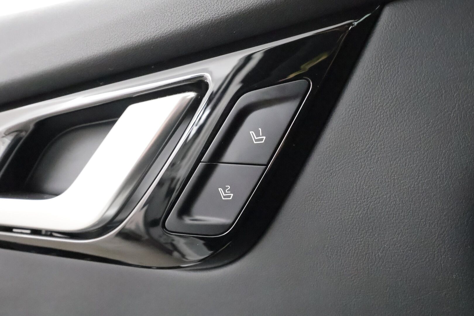 KIA EV6 2022 GT-Line AWD 77 kWh 325 hv - | ACC | ILP | HUD | 360° | Meridian | Kattoluukku | Ilm. relax penkit | Muistipenkki | Keyless | HDA | BSM | CTA | Ambient light | Merkkihuollettu |