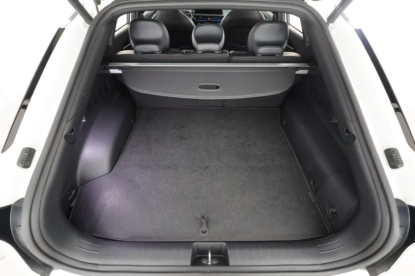 KIA EV6 2022 GT-Line AWD 77 kWh 325 hv - | ACC | ILP | HUD | 360° | Meridian | Kattoluukku | Ilm. relax penkit | Muistipenkki | Keyless | HDA | BSM | CTA | Ambient light | Merkkihuollettu |