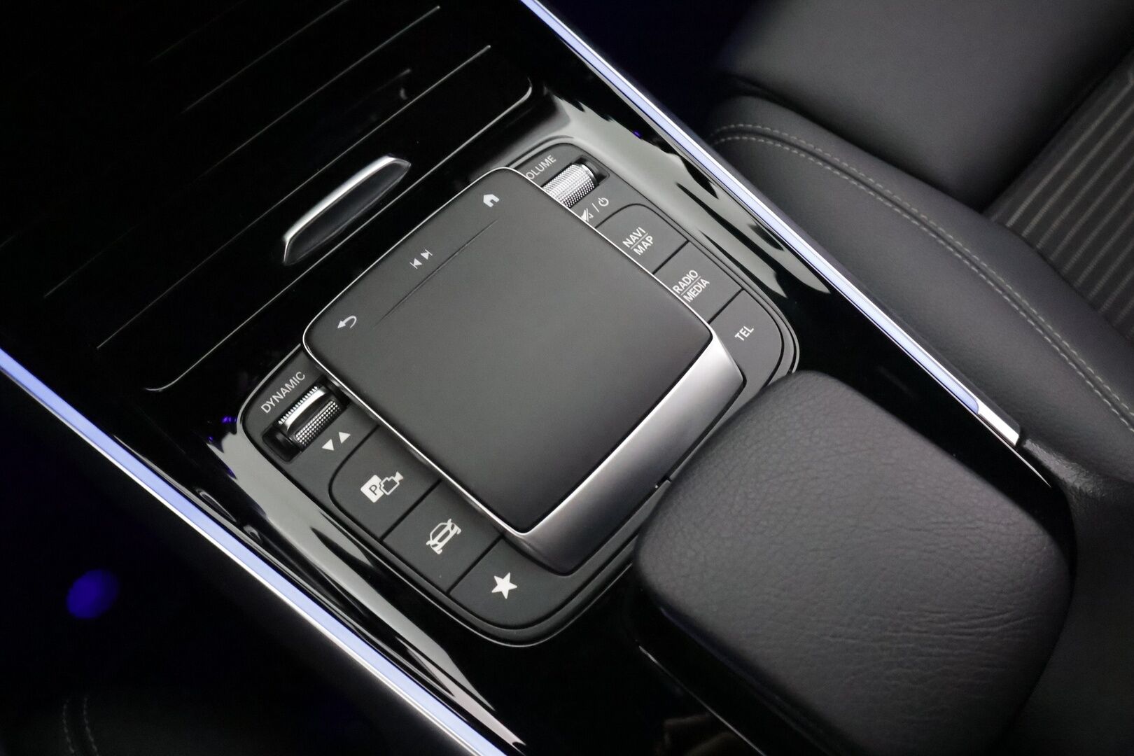 Mercedes-Benz EQB 2023 300 4MATIC - | Distronic+ | Lisälämmitin | Widescreen | burmester | 360-Kamera | Muistipenkit | Puolinahat | Ratinlmmitys | Kahdet Renkaat | Koti & Kauppalaturi |