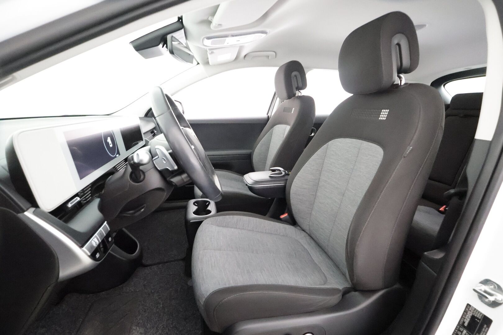 Hyundai IONIQ 5 2022 73 kWh 217 hv Style - | ACC | ILP | Sähköpenkki kuskille | P.kamera ja tutkat | HDA | BSM | CTA | Lämm. ratti | LED | Apple & Android | Merkkihuollot | 2x renkaat aluin | 