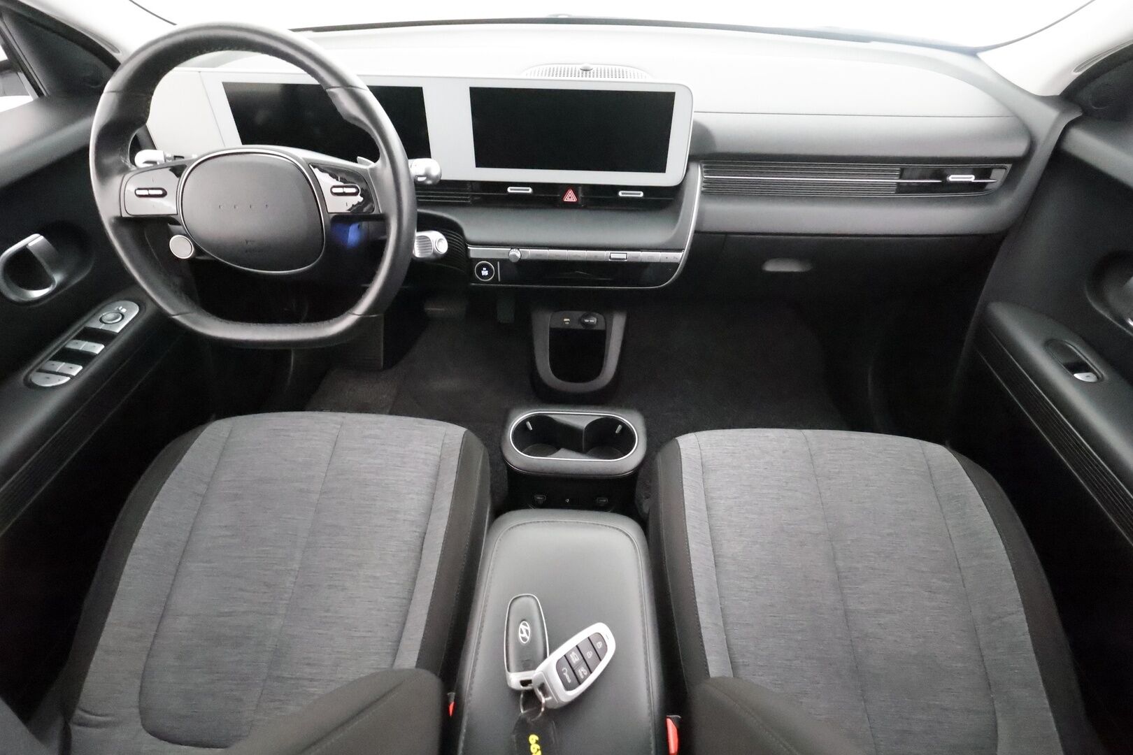 Hyundai IONIQ 5 2022 73 kWh 217 hv Style - | ACC | ILP | Sähköpenkki kuskille | P.kamera ja tutkat | HDA | BSM | CTA | Lämm. ratti | LED | Apple & Android | Merkkihuollot | 2x renkaat aluin | 
