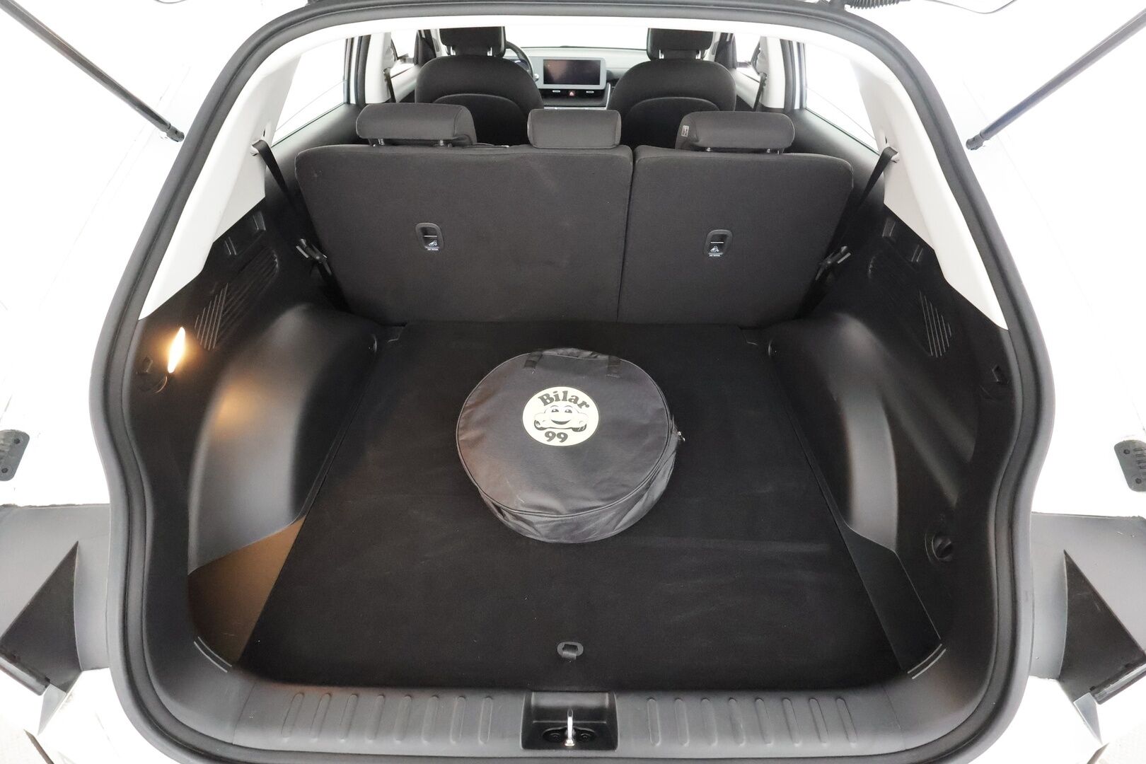 Hyundai IONIQ 5 2022 73 kWh 217 hv Style - | ACC | ILP | Sähköpenkki kuskille | P.kamera ja tutkat | HDA | BSM | CTA | Lämm. ratti | LED | Apple & Android | Merkkihuollot | 2x renkaat aluin | 
