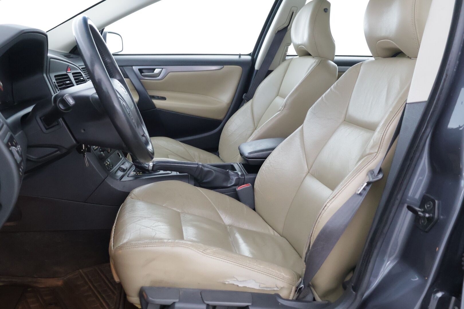 Volvo V70 2004 STW 2.5T AUTOMATIC *MYYDÄÄN HUUTOKAUPAT.COM*