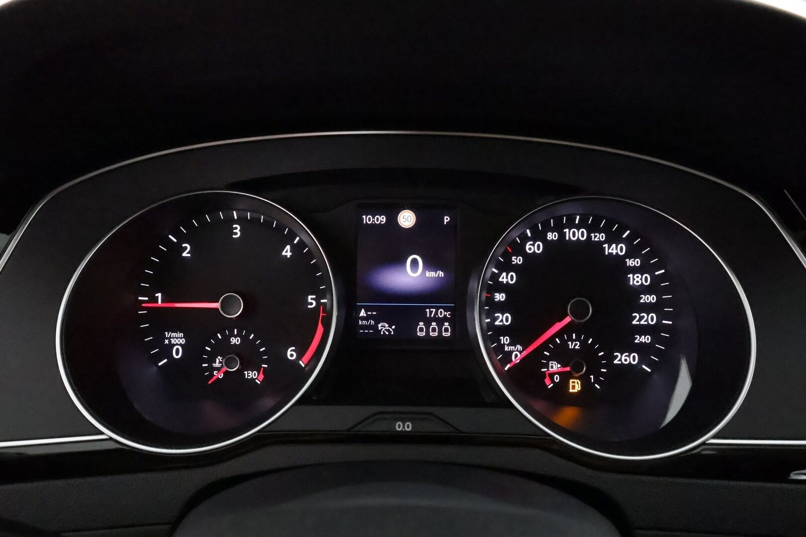 Volkswagen Passat 2020 Variant R-Line 2,0 TDI EVO SCR 110 kW DSG **Webasto / ACC / Matrix-LED / P.Tutkat / Kaistavahti / Navi** - Suomi-auto / Kahdet Renkaat / Merkkihuollettu!