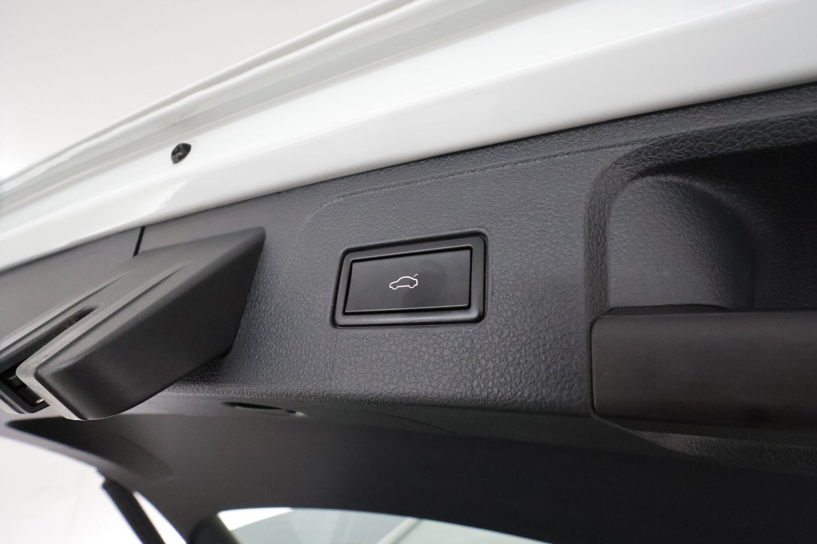 Volkswagen Passat 2020 Variant R-Line 2,0 TDI EVO SCR 110 kW DSG **Webasto / ACC / Matrix-LED / P.Tutkat / Kaistavahti / Navi** - Suomi-auto / Kahdet Renkaat / Merkkihuollettu!