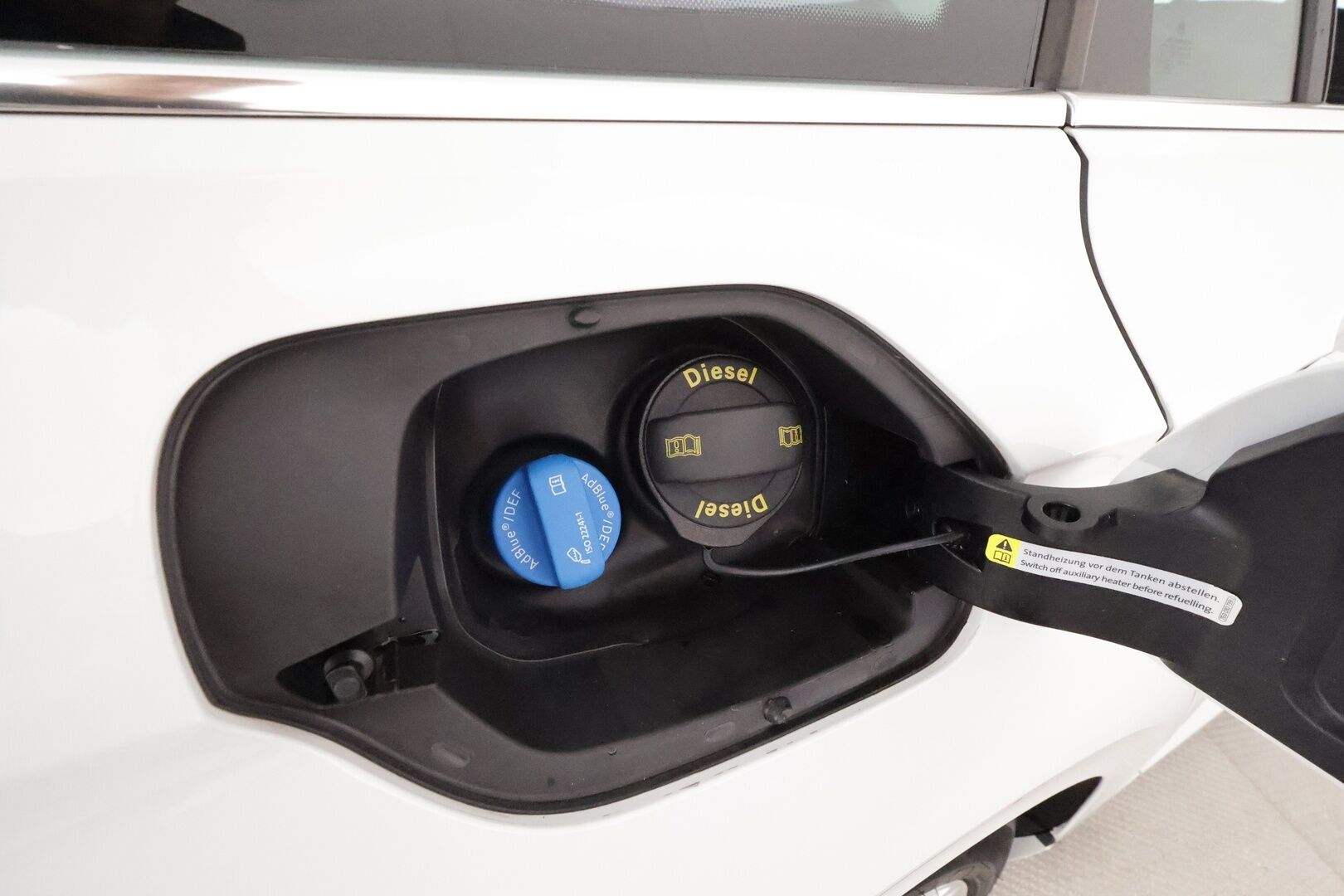 Volkswagen Passat 2020 Variant R-Line 2,0 TDI EVO SCR 110 kW DSG **Webasto / ACC / Matrix-LED / P.Tutkat / Kaistavahti / Navi** - Suomi-auto / Kahdet Renkaat / Merkkihuollettu!