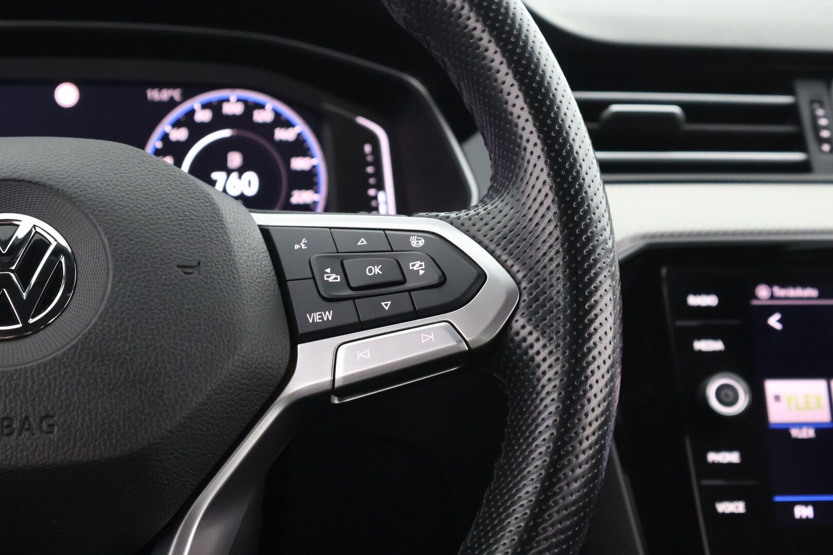 Volkswagen Passat 2020 Variant R-Line 2,0 TDI EVO SCR 110 kW DSG-aut - ACC | Koukku | Matrix-LED | P-kamera | DigimittaristoSuomi-auto | Letkulämmitin | Nahat | 2x renkaat