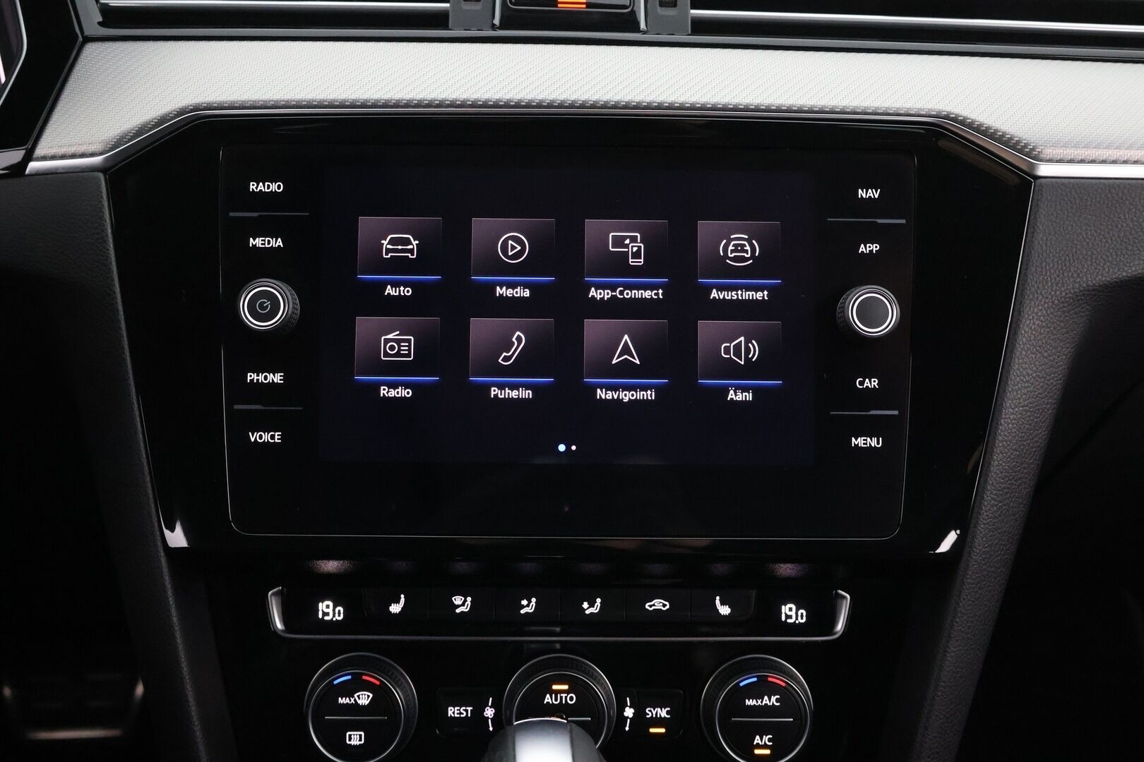 Volkswagen Passat 2020 Variant R-Line 2,0 TDI EVO SCR 110 kW DSG-aut - ACC | Koukku | Matrix-LED | P-kamera | DigimittaristoSuomi-auto | Letkulämmitin | Nahat | 2x renkaat