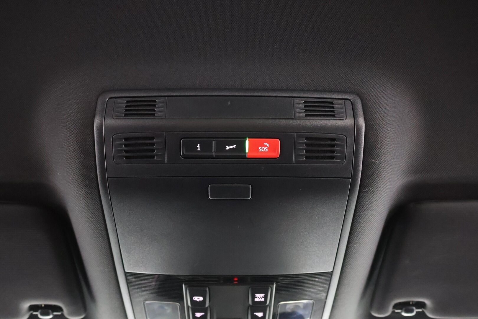 Volkswagen Passat 2020 Variant R-Line 2,0 TDI EVO SCR 110 kW DSG-aut - ACC | Koukku | Matrix-LED | P-kamera | DigimittaristoSuomi-auto | Letkulämmitin | Nahat | 2x renkaat