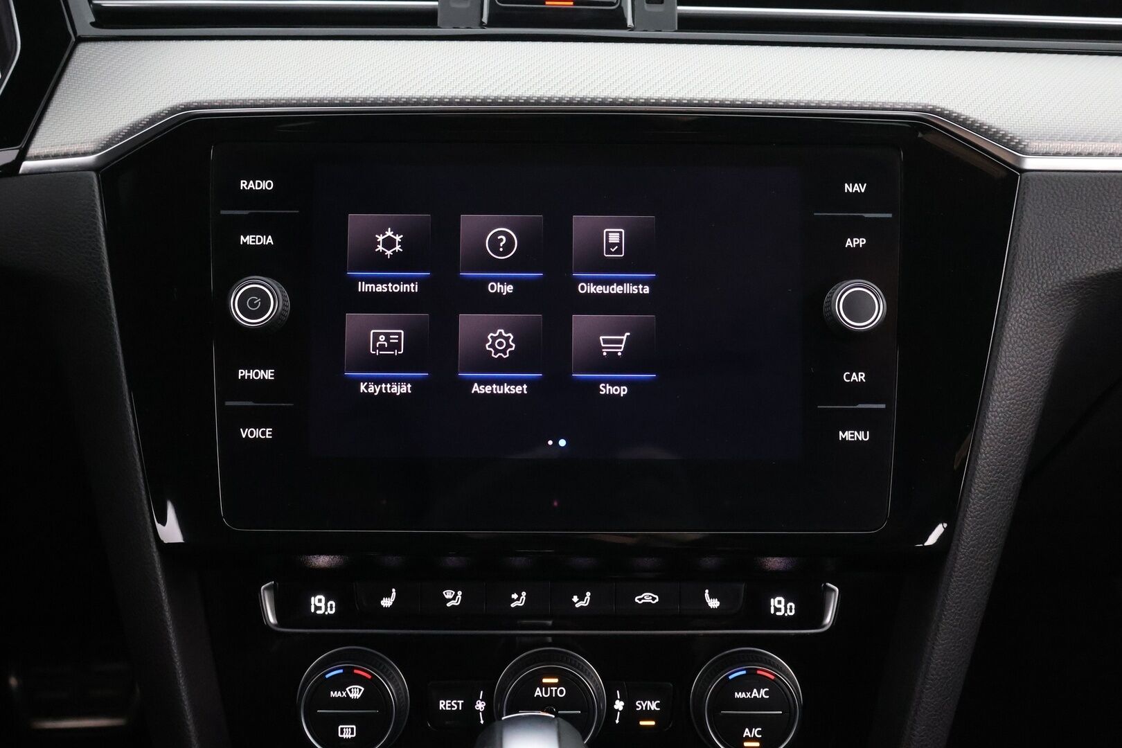 Volkswagen Passat 2020 Variant R-Line 2,0 TDI EVO SCR 110 kW DSG-aut - ACC | Koukku | Matrix-LED | P-kamera | DigimittaristoSuomi-auto | Letkulämmitin | Nahat | 2x renkaat