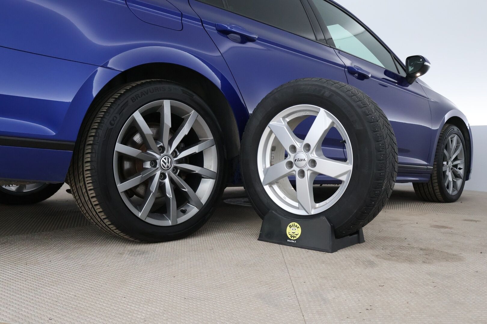 Volkswagen Passat 2020 Variant R-Line 2,0 TDI EVO SCR 110 kW DSG-aut - ACC | Koukku | Matrix-LED | P-kamera | DigimittaristoSuomi-auto | Letkulämmitin | Nahat | 2x renkaat
