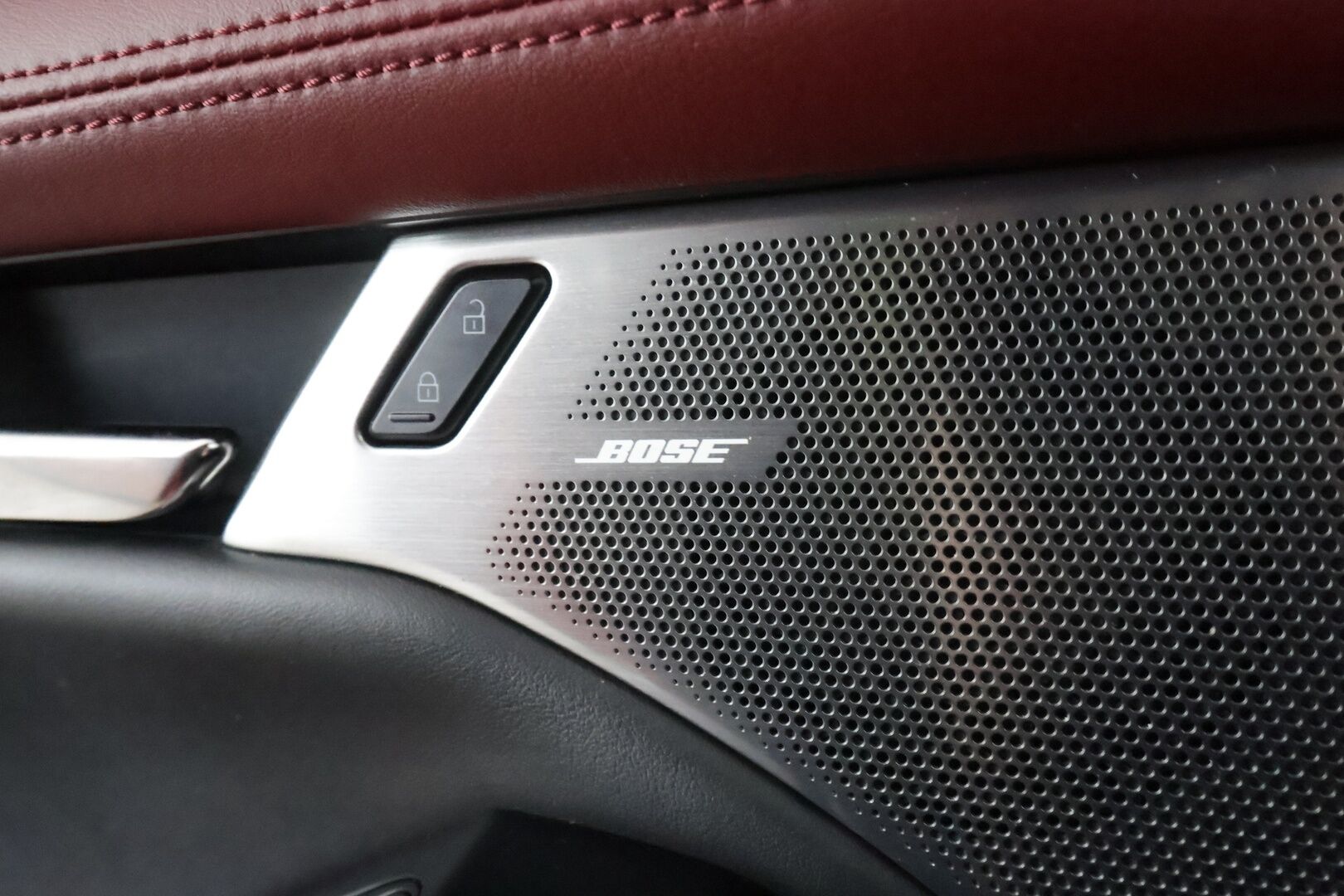 Mazda Mazda3 2020 Hatchback 2,0 (180hv) M Hybrid Skyactiv-X Elegance Business MT Red * ACC / HUD / P.kamera / Muistipenkki * - Bose / LED / Navi / 1.Om Suomi-auto / Kahdet renkaat aluvanteilla / Merkkihuollettu / Huippuvarusteet