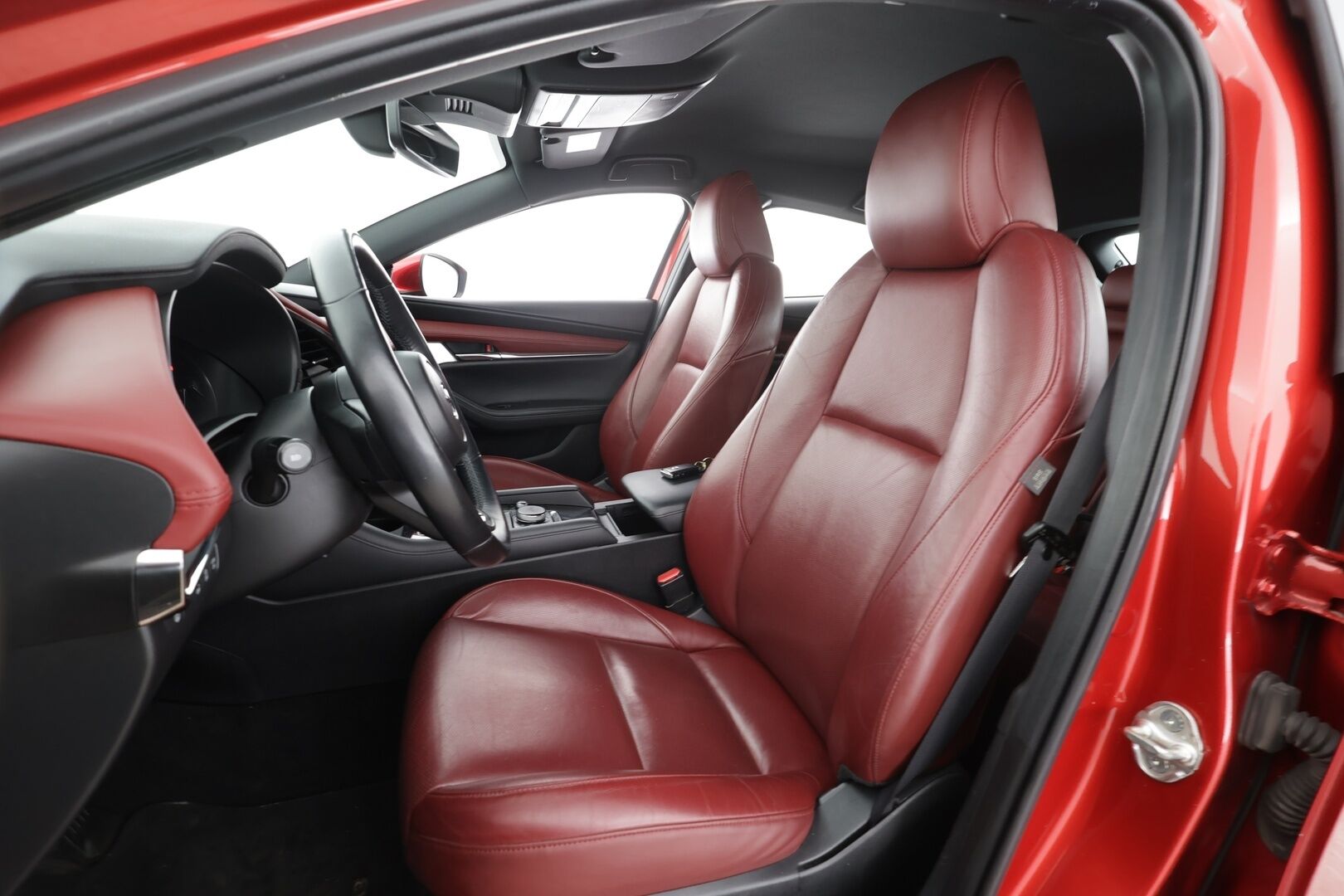 Mazda Mazda3 2020 Hatchback 2,0 (180hv) M Hybrid Skyactiv-X Elegance Business MT Red * ACC / HUD / P.kamera / Muistipenkki * - Bose / LED / Navi / 1.Om Suomi-auto / Kahdet renkaat aluvanteilla / Merkkihuollettu / Huippuvarusteet