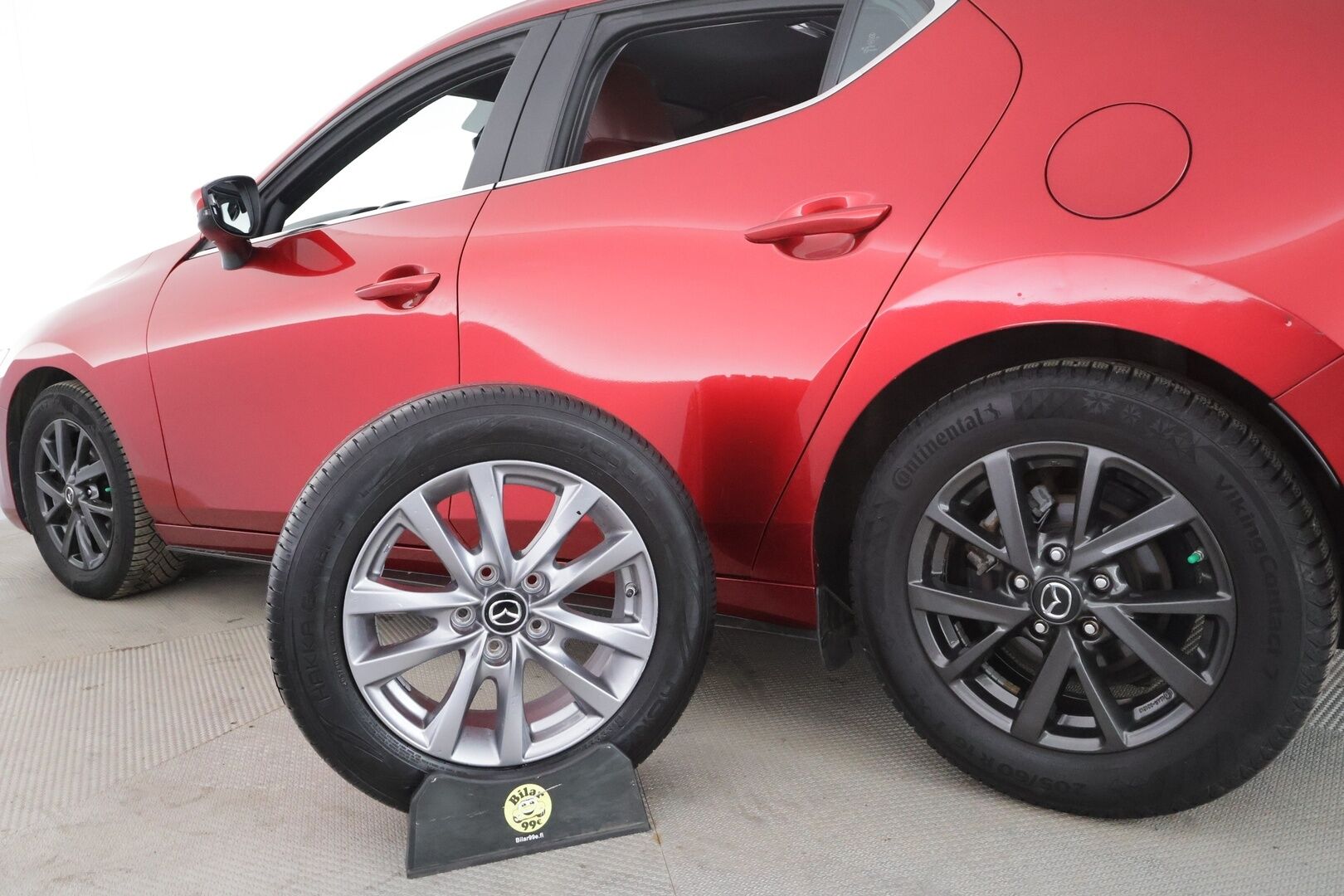 Mazda Mazda3 2020 Hatchback 2,0 (180hv) M Hybrid Skyactiv-X Elegance Business MT Red * ACC / HUD / P.kamera / Muistipenkki * - Bose / LED / Navi / 1.Om Suomi-auto / Kahdet renkaat aluvanteilla / Merkkihuollettu / Huippuvarusteet