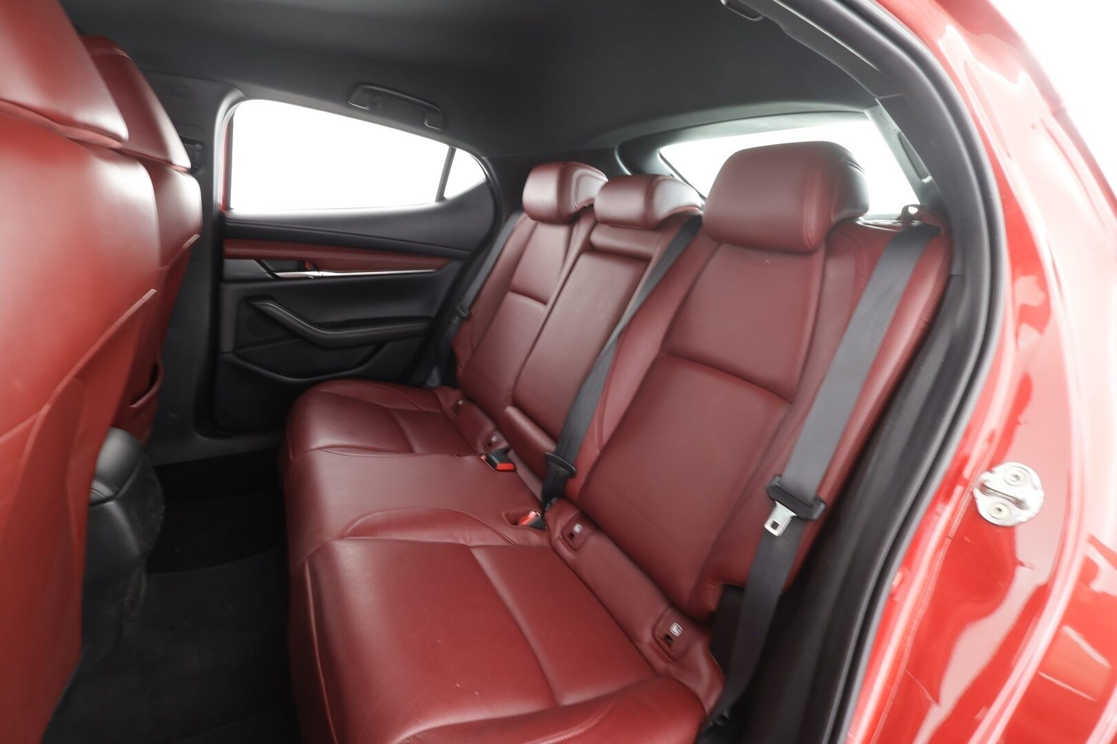 Mazda Mazda3 2020 Hatchback 2,0 (180hv) M Hybrid Skyactiv-X Elegance Business MT Red * ACC / HUD / P.kamera / Muistipenkki * - Bose / LED / Navi / 1.Om Suomi-auto / Kahdet renkaat aluvanteilla / Merkkihuollettu / Huippuvarusteet