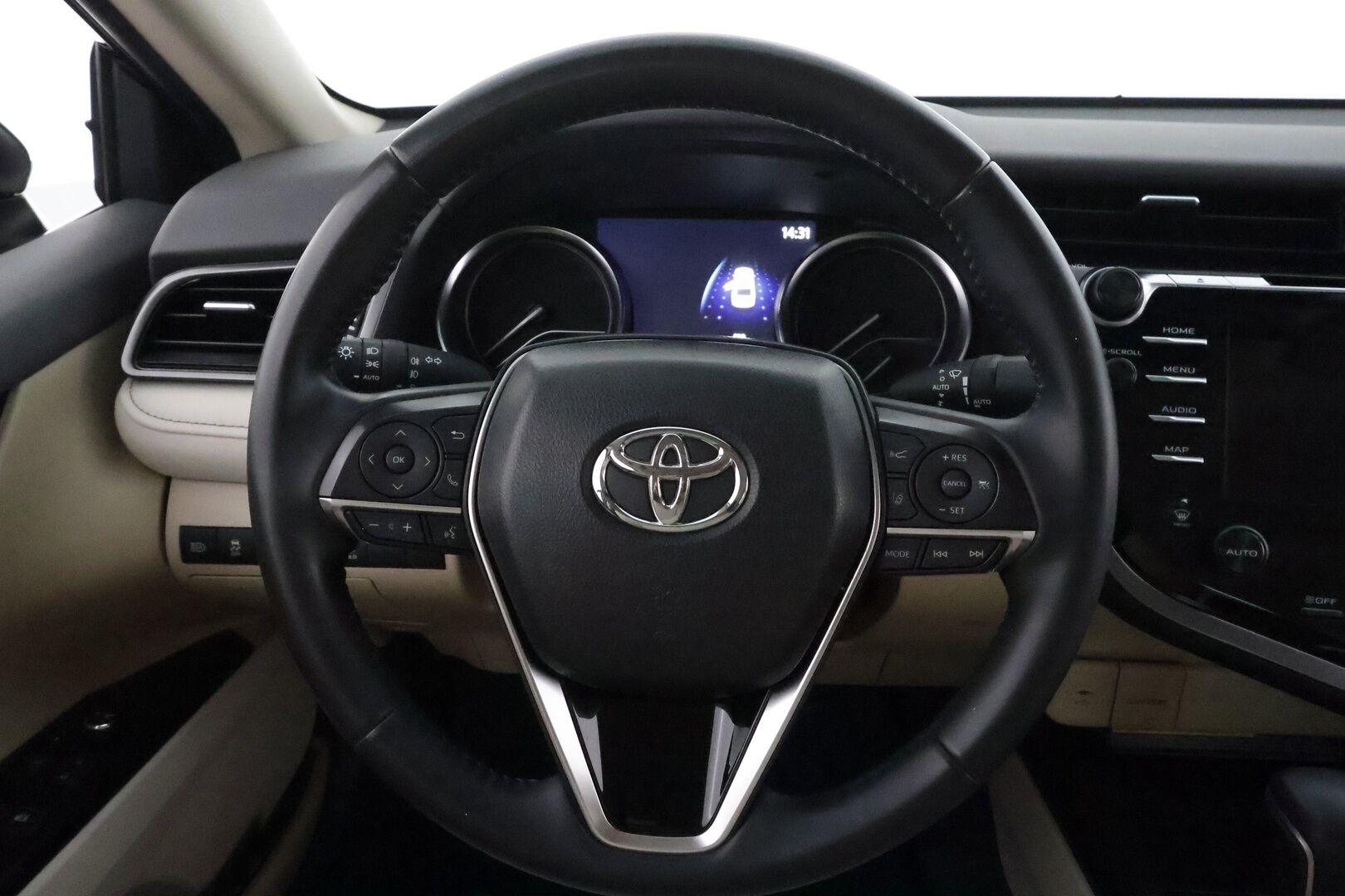 Toyota Camry 2020 2,5 Hybrid Style Business **Webasto / ACC / P.kamera / LED / Navi / Sähköpenkit / Vaaleat nahat** - 1.Om Suomi-auto / Kahdet renkaat aluvanteilla