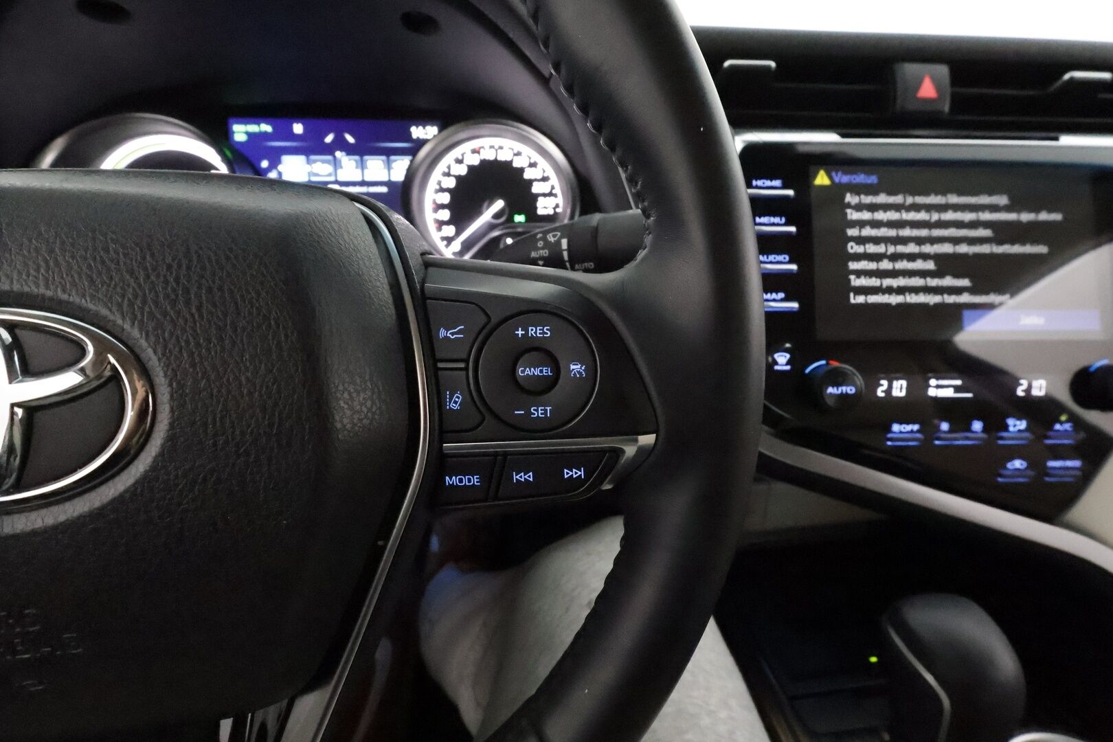 Toyota Camry 2020 2,5 Hybrid Style Business **Webasto / ACC / P.kamera / LED / Navi / Sähköpenkit / Vaaleat nahat** - 1.Om Suomi-auto / Kahdet renkaat aluvanteilla