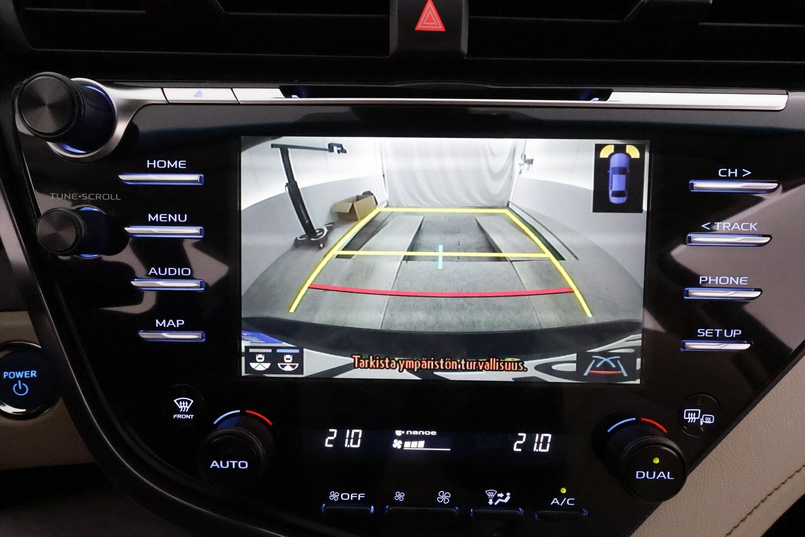 Toyota Camry 2020 2,5 Hybrid Style Business **Webasto / ACC / P.kamera / LED / Navi / Sähköpenkit / Vaaleat nahat** - 1.Om Suomi-auto / Kahdet renkaat aluvanteilla