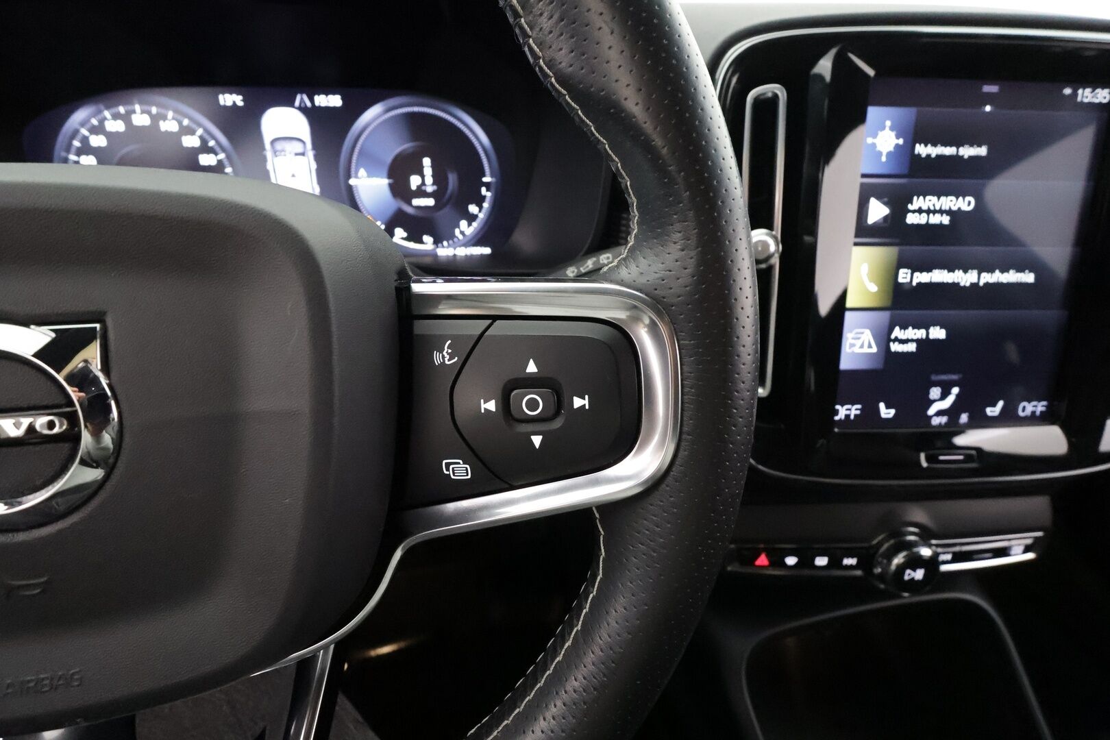 Volvo XC40 2021 T5 TwE Business R-Design aut /* ACC / Webasto / Sporttinahat / Harman/Kardon / Keyless / P.Kamera * - 1.Om suomi-auto / Kahdet Renkaat - HULLUT AVAJAISHULINAT KORKOTARJOUS 3,29 %