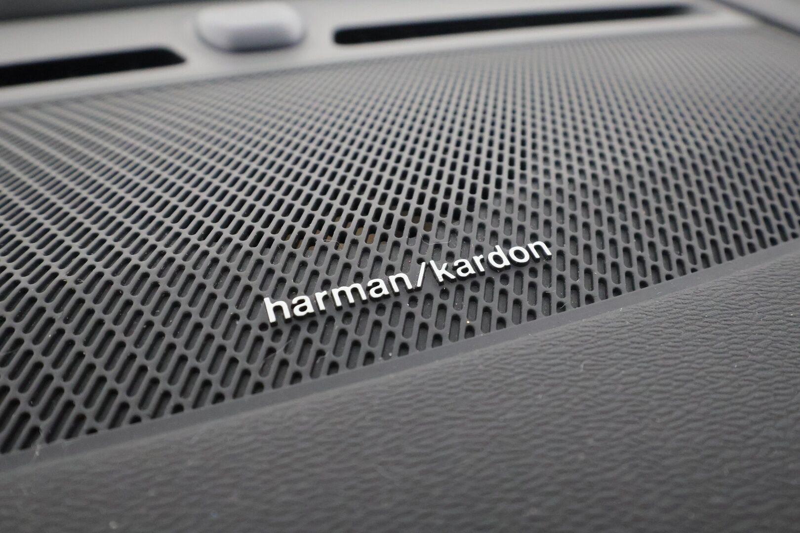 Volvo XC40 2021 T5 TwE Business R-Design aut /* ACC / Webasto / Sporttinahat / Harman/Kardon / Keyless / P.Kamera * - 1.Om suomi-auto / Kahdet Renkaat - HULLUT AVAJAISHULINAT KORKOTARJOUS 3,29 %