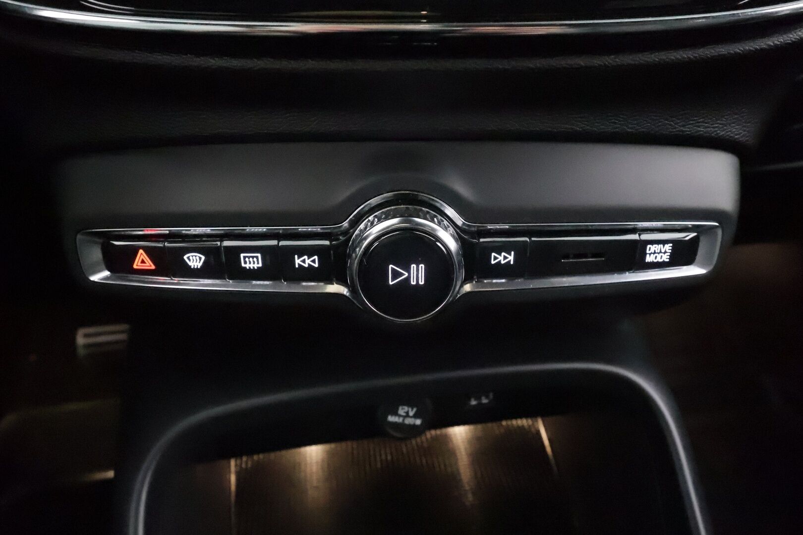 Volvo XC40 2021 T5 TwE Business R-Design aut /* ACC / Webasto / Sporttinahat / Harman/Kardon / Keyless / P.Kamera * - 1.Om suomi-auto / Kahdet Renkaat - HULLUT AVAJAISHULINAT KORKOTARJOUS 3,29 %