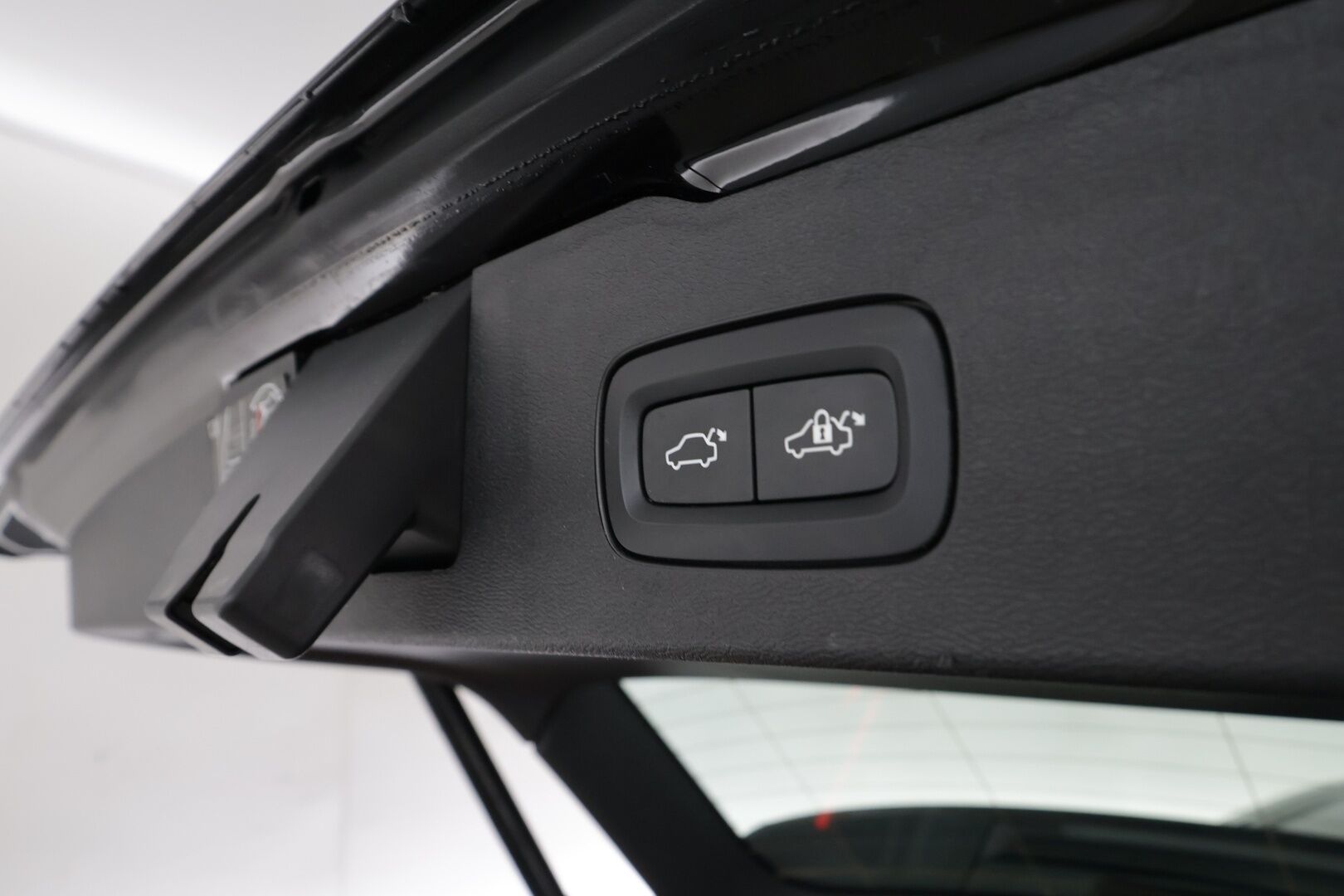 Volvo V60 2021 T6 TwE AWD Inscription aut - | ACC | koukku | Webasto | Muistipenkki | Ratinlämmitys | Sporttinahat | P.Kamera | Blis | High Performance audio | Keyless | Apple&Android | Suomi-auto | Kahdet Renkaat | Merkkihuollettu | 