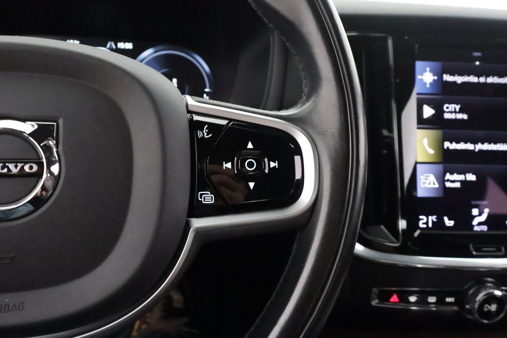 Volvo V60 2021 T6 TwE AWD Inscription aut - | ACC | koukku | Webasto | Muistipenkki | Ratinlämmitys | Sporttinahat | P.Kamera | Blis | High Performance audio | Keyless | Apple&Android | Suomi-auto | Kahdet Renkaat | Merkkihuollettu | 