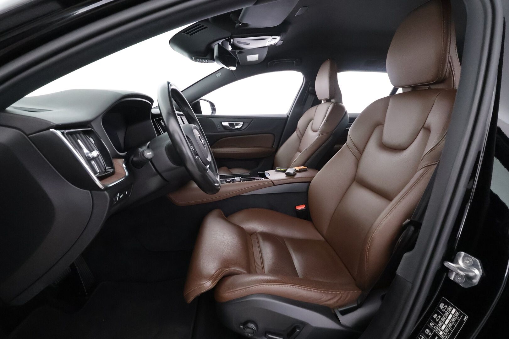 Volvo V60 2021 T6 TwE AWD Inscription aut - | ACC | koukku | Webasto | Muistipenkki | Ratinlämmitys | Sporttinahat | P.Kamera | Blis | High Performance audio | Keyless | Apple&Android | Suomi-auto | Kahdet Renkaat | Merkkihuollettu | 