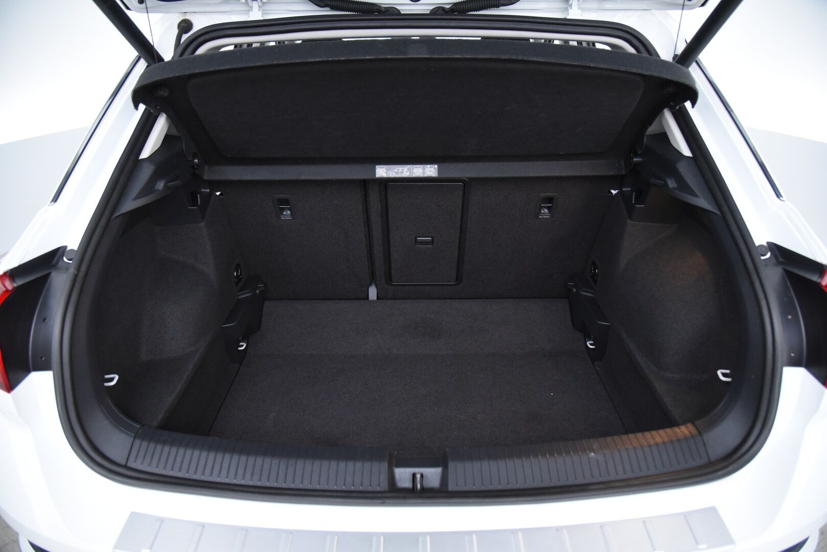 Volkswagen T-Roc 2020 Style 2,0 TDI 110 kW DSG-aut / Webasto / Adapt.vak / Suomi-auto / LED / P-tutkat / - P. Kamera / AppleCarPlay / AndroidAuto