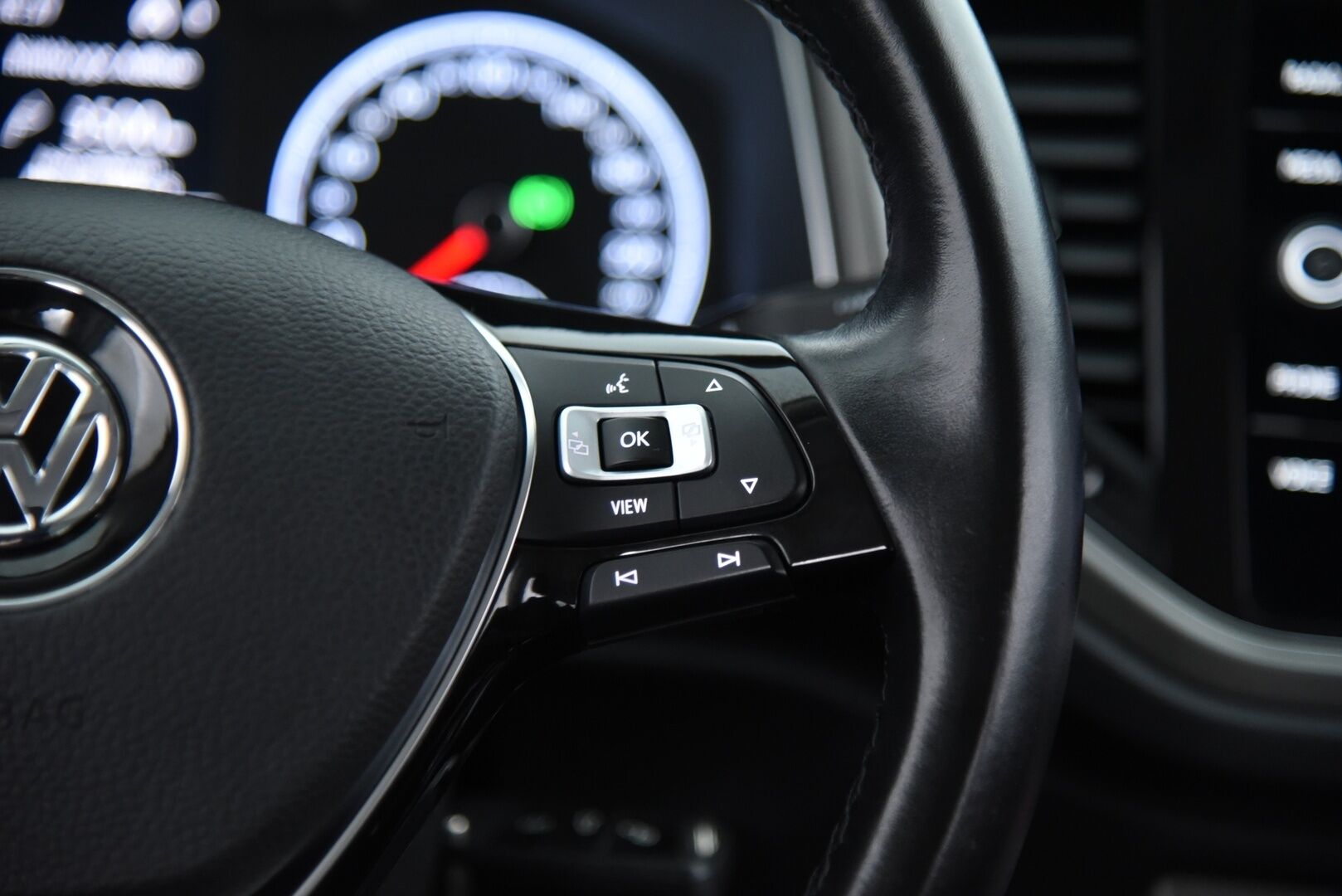 Volkswagen T-Roc 2020 Style 2,0 TDI 110 kW DSG-aut / Webasto / Adapt.vak / Suomi-auto / LED / P-tutkat / - P. Kamera / AppleCarPlay / AndroidAuto