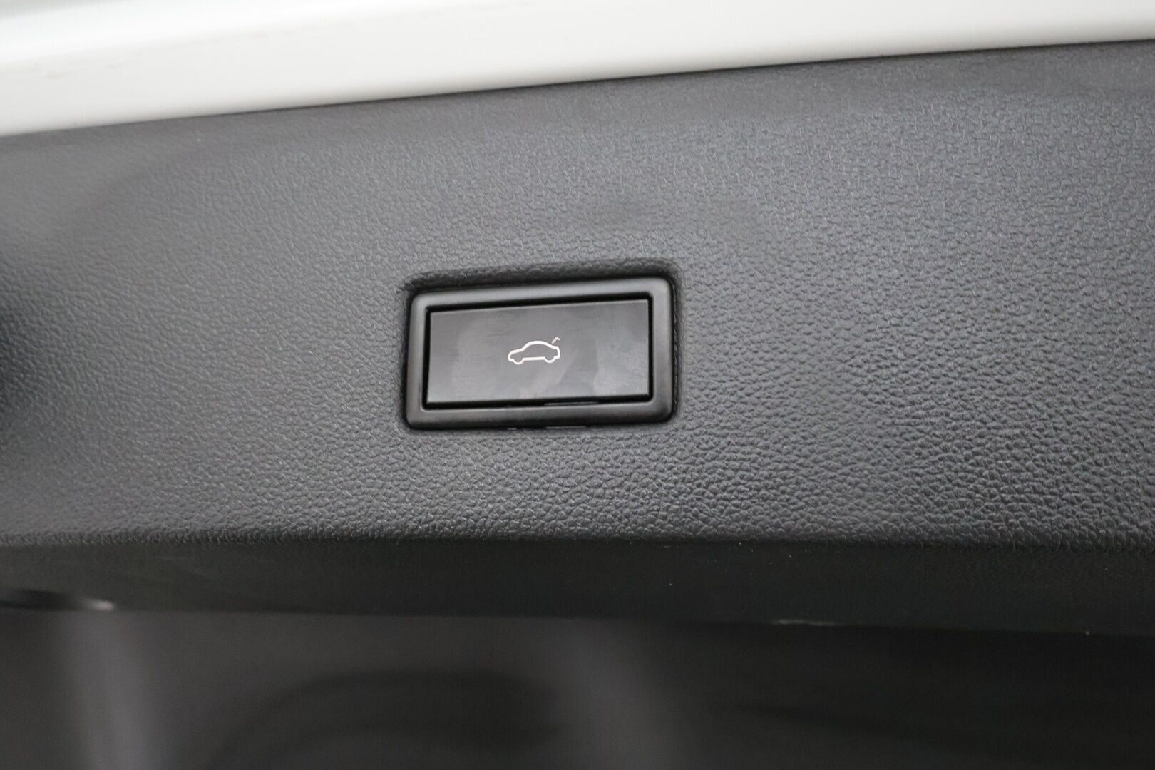 Volkswagen T-Roc 2020 Style 2,0 TDI 110 kW DSG-automaatti - | ACC | Webasto | P.kamera | LED | Lane Assist | Apple & Android | Sähk. takaluukku | Lämm. ratti | 2x renkaat aluin | Suomiauto | 