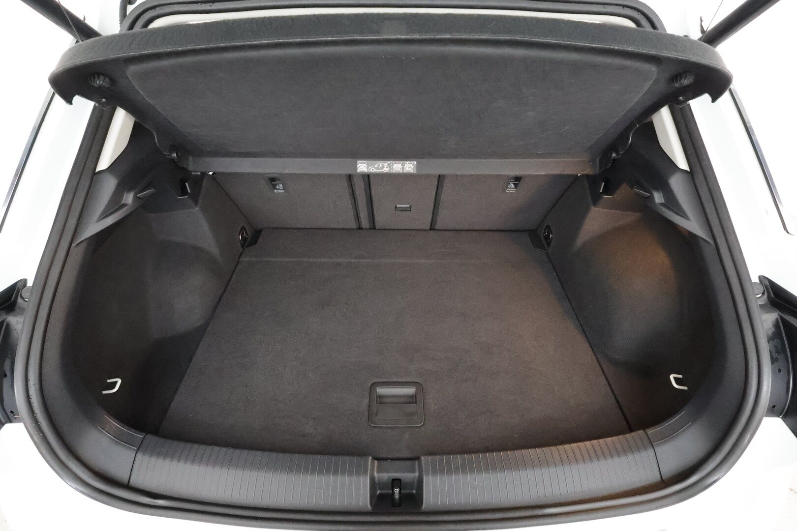 Volkswagen T-Roc 2020 Style 2,0 TDI 110 kW DSG-automaatti - | ACC | Webasto | P.kamera | LED | Lane Assist | Apple & Android | Sähk. takaluukku | Lämm. ratti | 2x renkaat aluin | Suomiauto | 