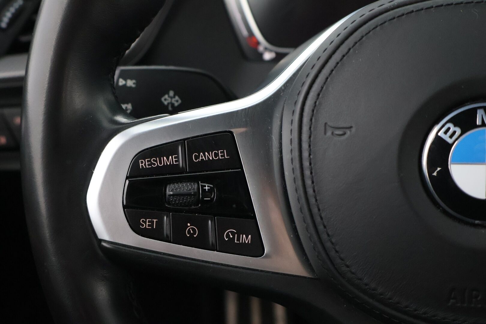 BMW 118 2020 F40 Hatchback 118i A The 1 Edition M Sport * Vetokoukku / Sporttipenkit / Digimittari / Puolinahkasisusta / BLIS / - Huippuvarusteet / Näyttävä / Juuri tullut Tampereelle! - HULLUT JOULUT KORKOTARJOUS 2,49% 