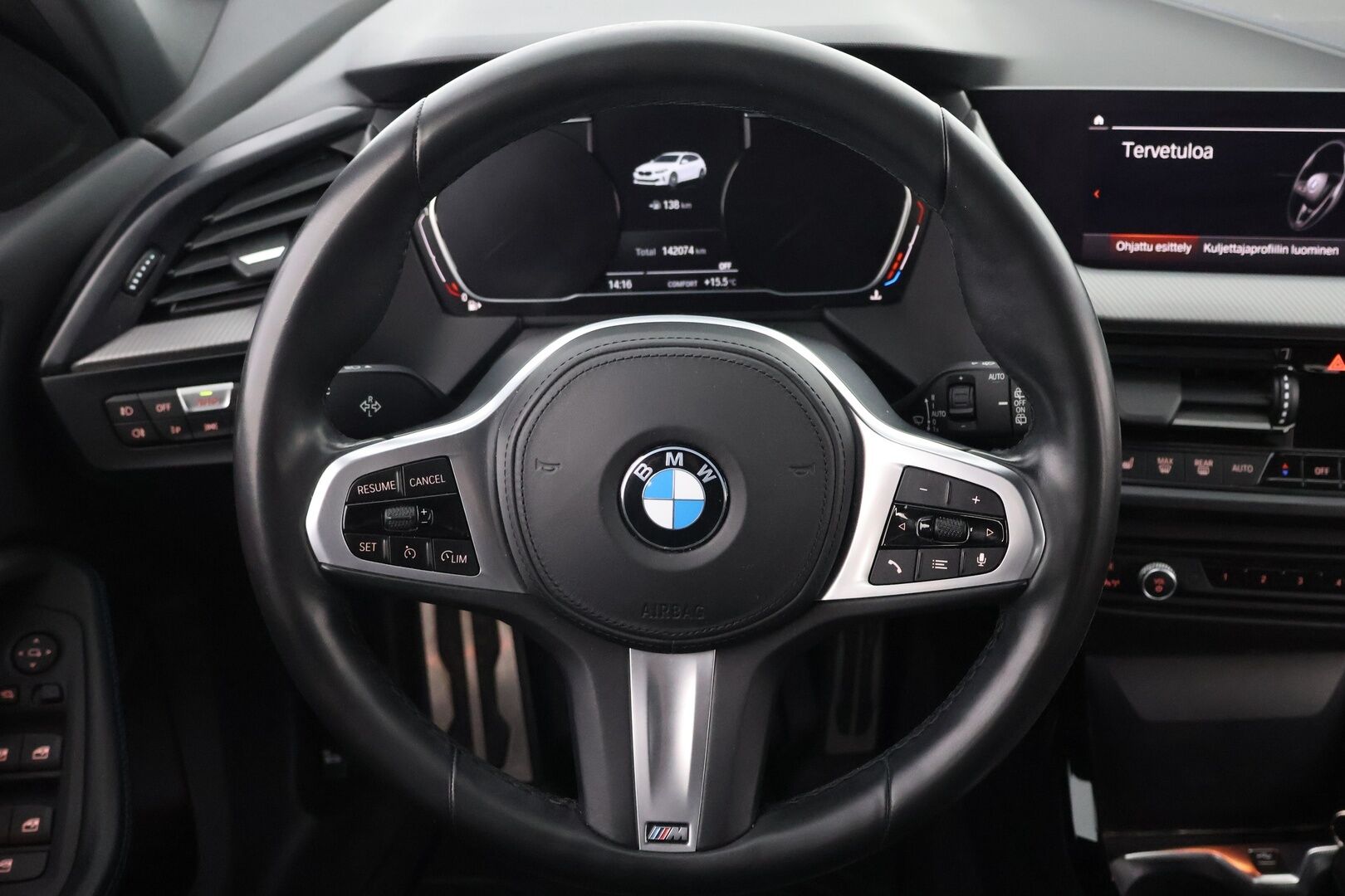 BMW 118 2020 F40 Hatchback 118i A The 1 Edition M Sport * Vetokoukku / Sporttipenkit / Digimittari / Puolinahkasisusta / BLIS / - Huippuvarusteet / Näyttävä / Juuri tullut Tampereelle! - HULLUT JOULUT KORKOTARJOUS 2,49% 