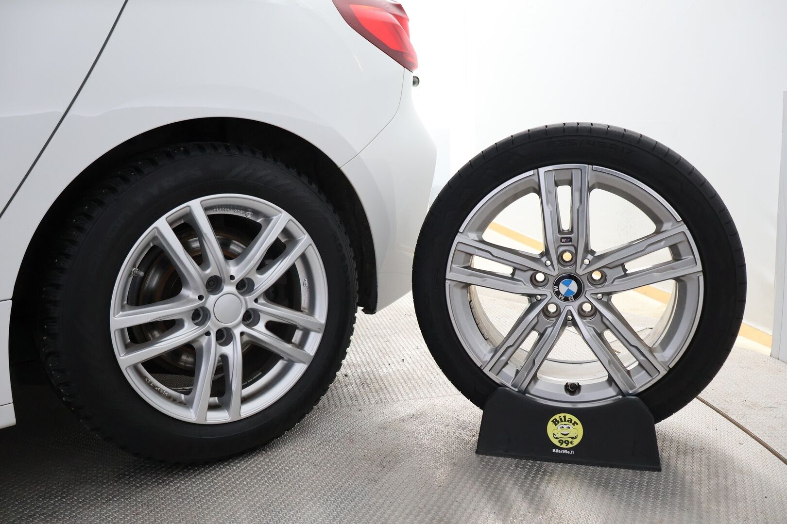 BMW 118 2020 F40 Hatchback 118i A The 1 Edition M Sport * Vetokoukku / Sporttipenkit / Digimittari / Puolinahkasisusta / BLIS / - Huippuvarusteet / Näyttävä / Juuri tullut Tampereelle! - HULLUT JOULUT KORKOTARJOUS 2,49% 