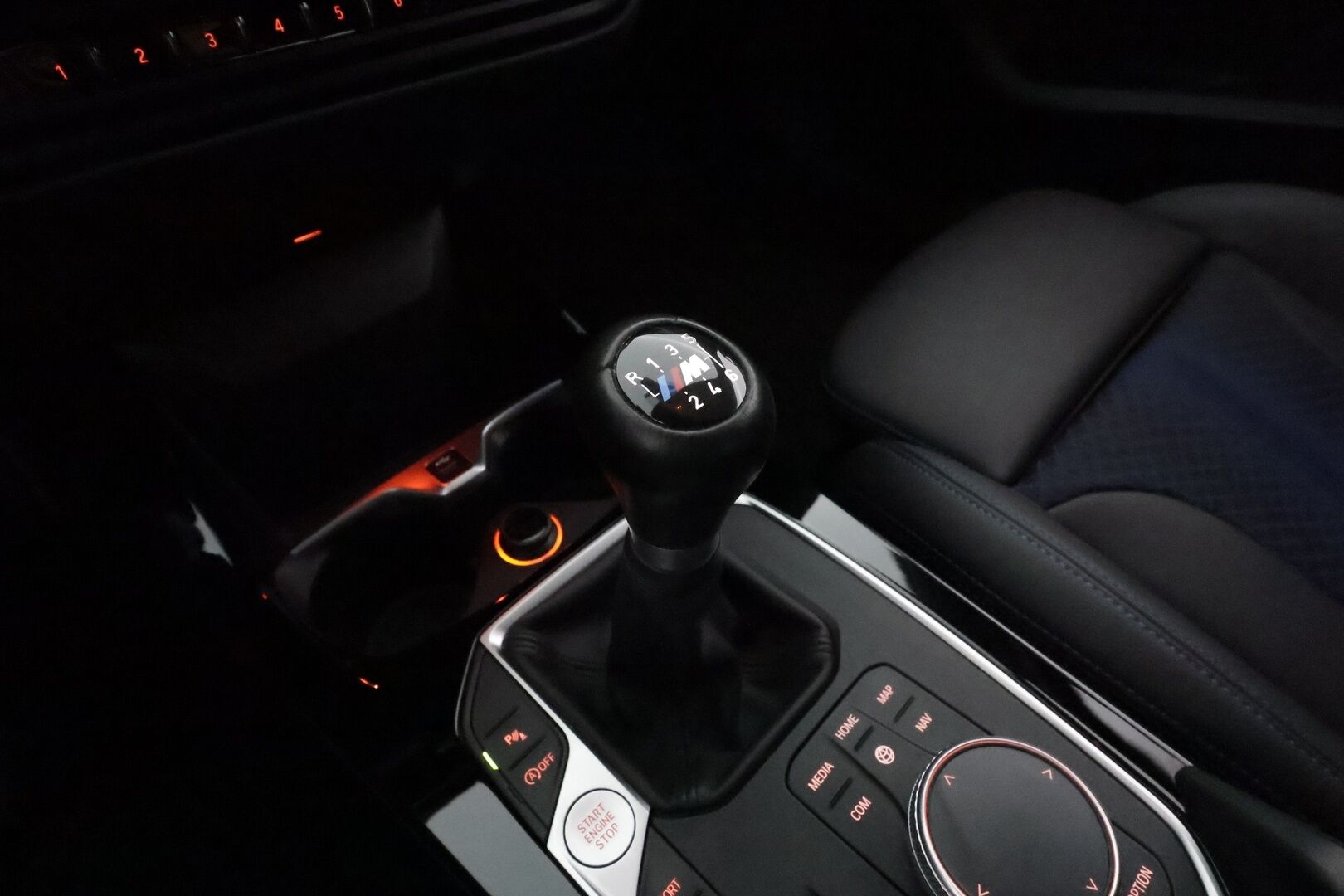 BMW 118 2021 F40 Hatchback 118i The 1 Edition M Sport **Koukku / Sporttipenkit / Lohkolämmitin / P.tutkat / Navi / Kaistavahti** - Suomi-auto / Kahdet Renkaat