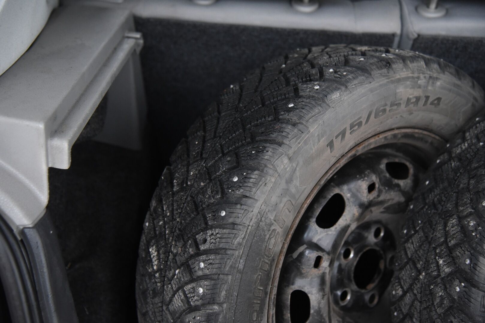 Volkswagen Polo 2006 4D POLO / Lohkolämmitin / Huoltokirja / 2x Renkaat / Suomi-auto - YritysOutlet - Myydään vain yrityksille - Seuraava katsastus 06/26!