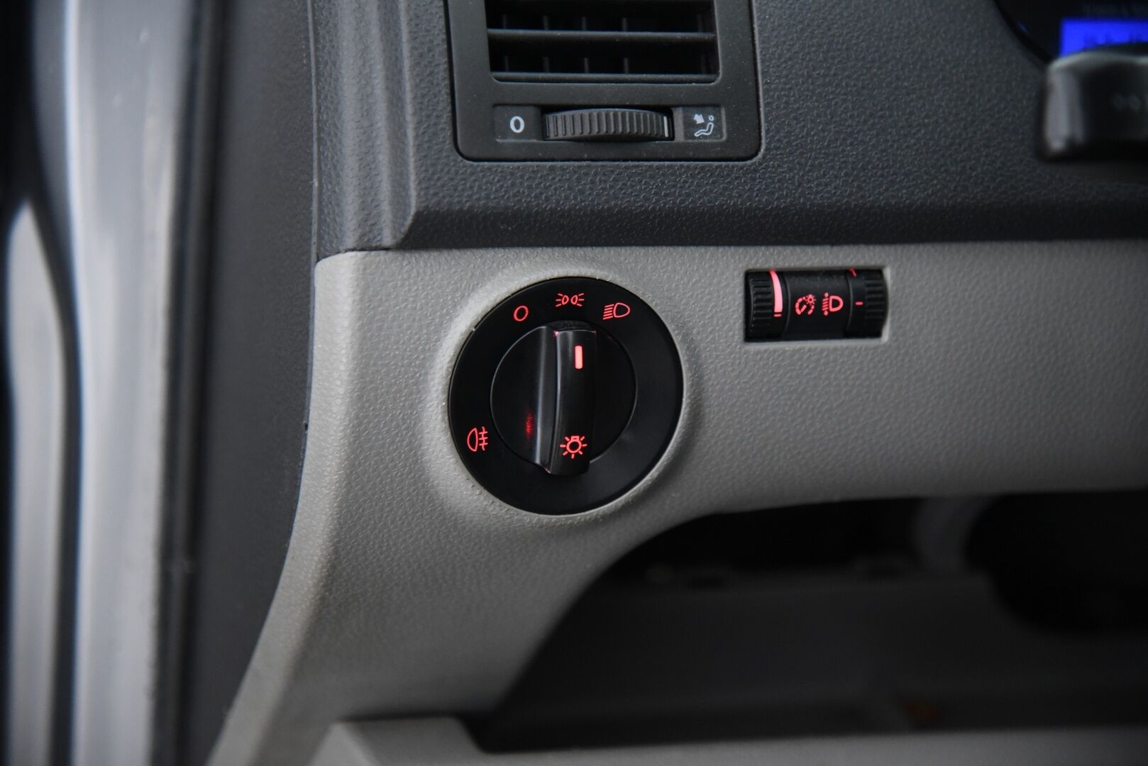 Volkswagen Polo 2006 4D POLO / Lohkolämmitin / Huoltokirja / 2x Renkaat / Suomi-auto - YritysOutlet - Myydään vain yrityksille - Seuraava katsastus 06/26!