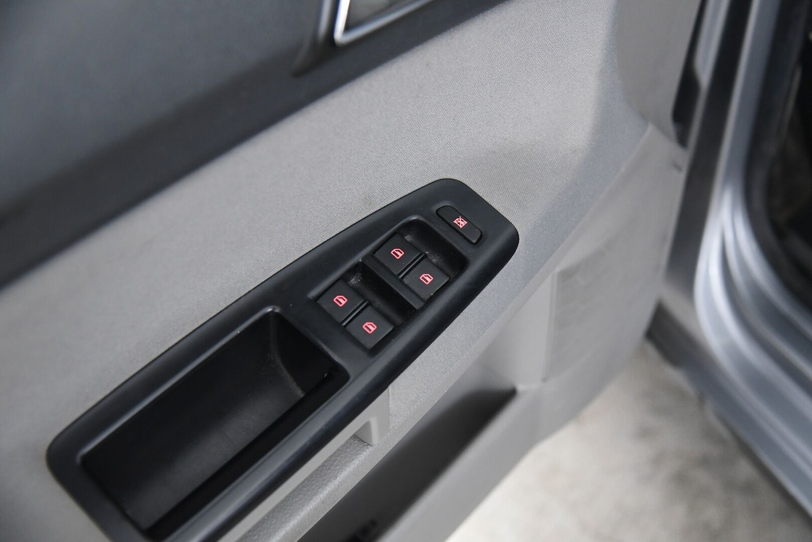 Volkswagen Polo 2006 4D POLO / Lohkolämmitin / Huoltokirja / 2x Renkaat / Suomi-auto - YritysOutlet - Myydään vain yrityksille - Seuraava katsastus 06/26!