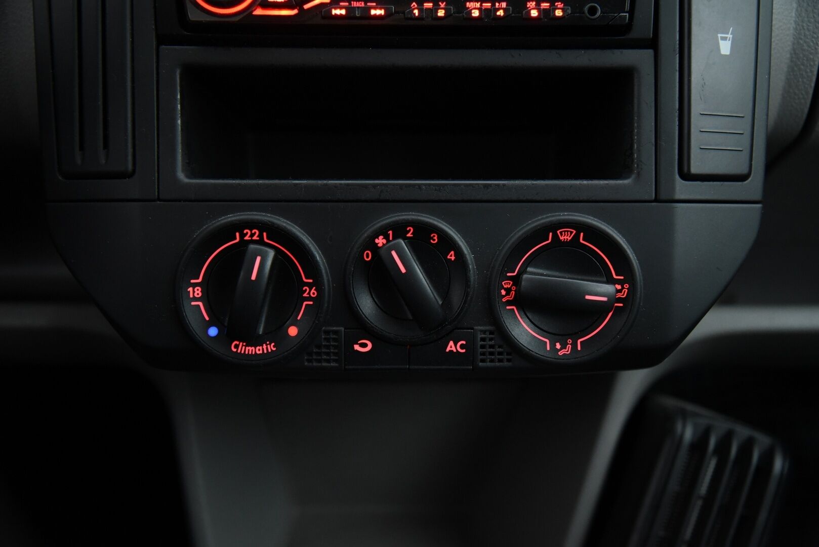 Volkswagen Polo 2006 4D POLO / Lohkolämmitin / Huoltokirja / 2x Renkaat / Suomi-auto - YritysOutlet - Myydään vain yrityksille - Seuraava katsastus 06/26!