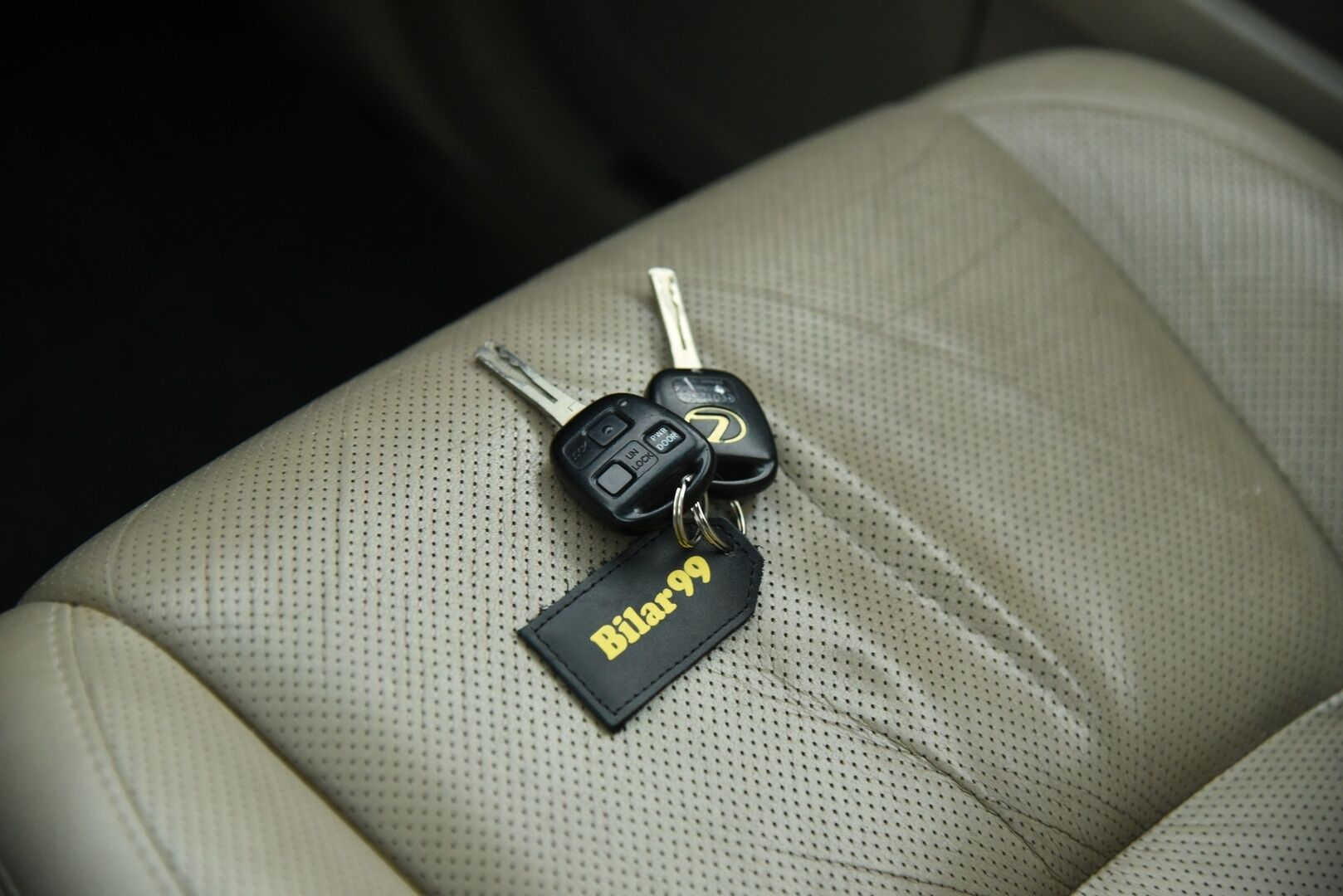 Lexus RX 2007 400h 4WD / YritysOutlet - Myydään vain yrityksille / - Siisti! / Juuri katsastettu / Hyvät varusteet / 3-om. Suomi-auto / Täydellinen huoltohistoria!