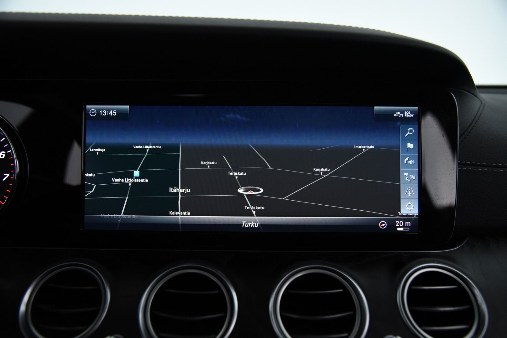 Mercedes-Benz E 2018 350 e A Premium Business AMG / Distronic+ / Panorama / P-kamera / NAVI / Ambiente valaistus / LED high performance - Juuri Tehty Laaja Huolto !
