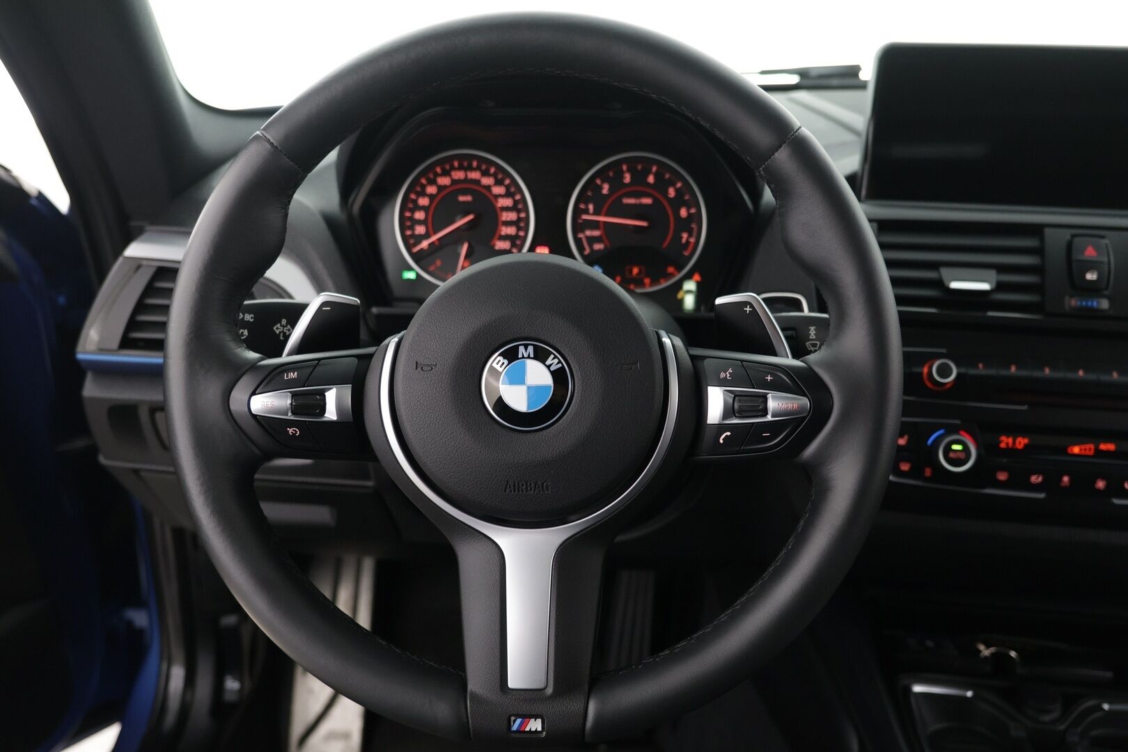 BMW M135I 2013 F21 Hatchback M135i A xDrive - | Juuri Katsastettu! | Kattavat huollot, KK laakerit tehty! | Harman & Kardon | Nahkapenkit sähkösäädöillä, kuljettaja muistilla | Peruutustutka ja kamera |