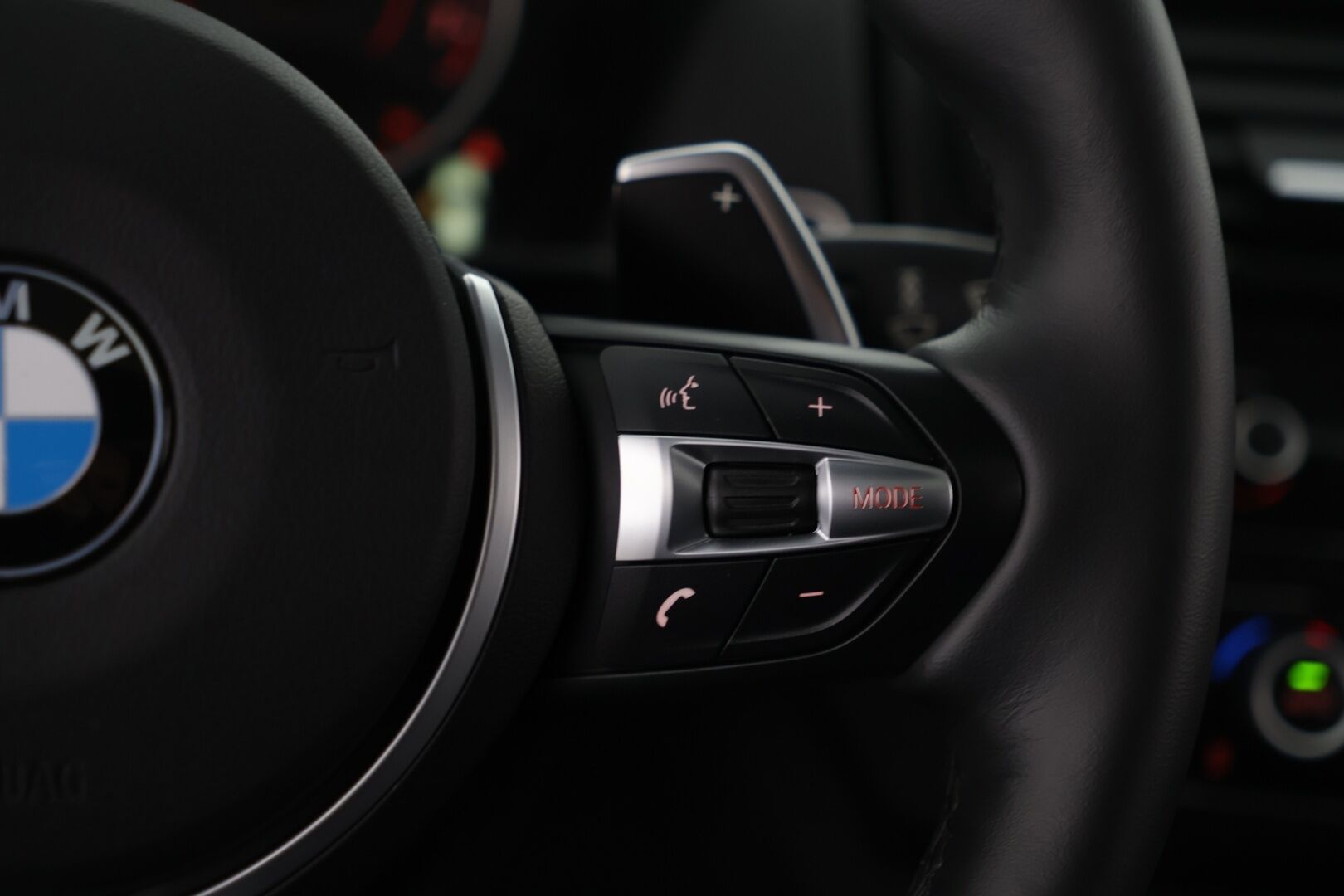 BMW M135I 2013 F21 Hatchback M135i A xDrive - | Juuri Katsastettu! | Kattavat huollot, KK laakerit tehty! | Harman & Kardon | Nahkapenkit sähkösäädöillä, kuljettaja muistilla | Peruutustutka ja kamera |