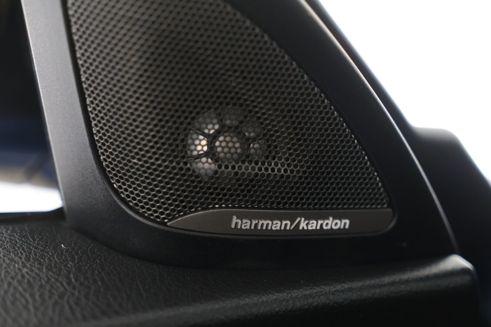 BMW M135I 2013 F21 Hatchback M135i A xDrive - | Juuri Katsastettu! | Kattavat huollot, KK laakerit tehty! | Harman & Kardon | Nahkapenkit sähkösäädöillä, kuljettaja muistilla | Peruutustutka ja kamera |
