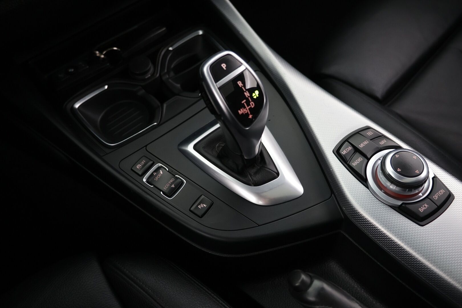 BMW M135I 2013 F21 Hatchback M135i A xDrive - | Juuri Katsastettu! | Kattavat huollot, KK laakerit tehty! | Harman & Kardon | Nahkapenkit sähkösäädöillä, kuljettaja muistilla | Peruutustutka ja kamera |