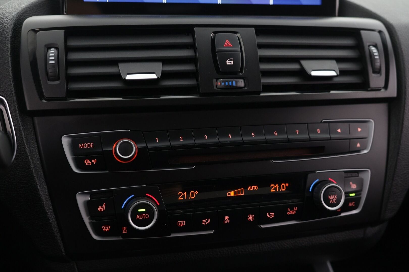 BMW M135I 2013 F21 Hatchback M135i A xDrive - | Juuri Katsastettu! | Kattavat huollot, KK laakerit tehty! | Harman & Kardon | Nahkapenkit sähkösäädöillä, kuljettaja muistilla | Peruutustutka ja kamera |