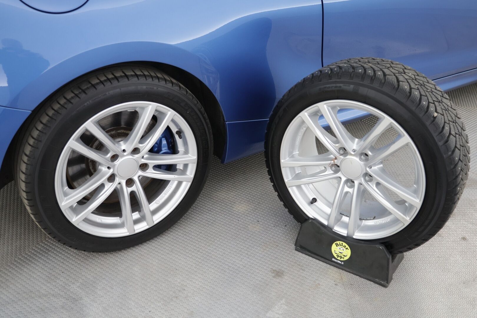 BMW M135I 2013 F21 Hatchback M135i A xDrive - | Juuri Katsastettu! | Kattavat huollot, KK laakerit tehty! | Harman & Kardon | Nahkapenkit sähkösäädöillä, kuljettaja muistilla | Peruutustutka ja kamera |