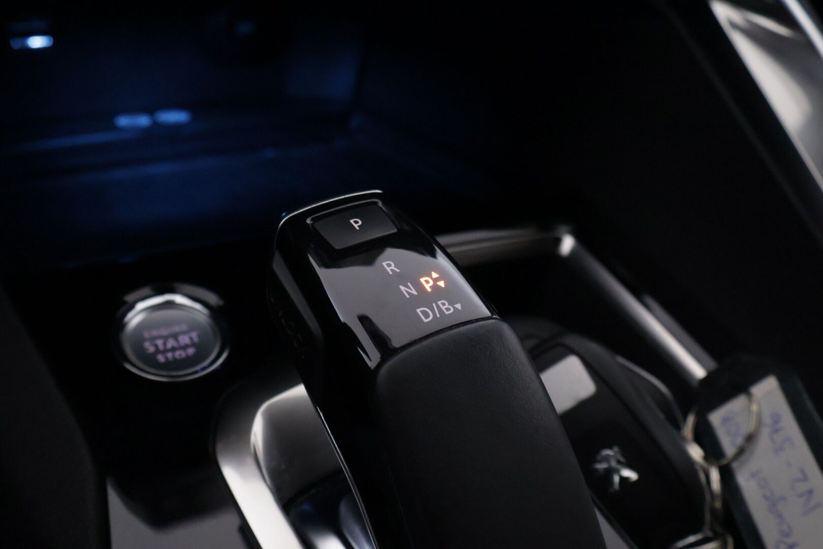 Peugeot 3008 2021 GT 4x4 Hybrid4 300 EAT8-automaatti *SoH 91.4% / ACC / 360° / Full-LED / BLIS / Koukku / S-Luukku* - Siistikuntoinen ja hyvin huollettu Suomiauto kaksilla renkailla! - HULLUT AVAJAISHULINAT KORKOTARJOUS 3,29 %